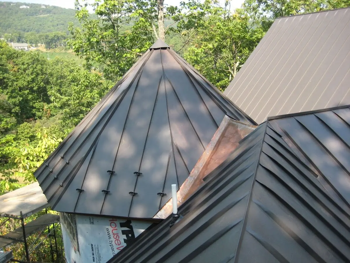 Professional Roof Tarp Installation by Craftsman Roofing in Harpers Choice